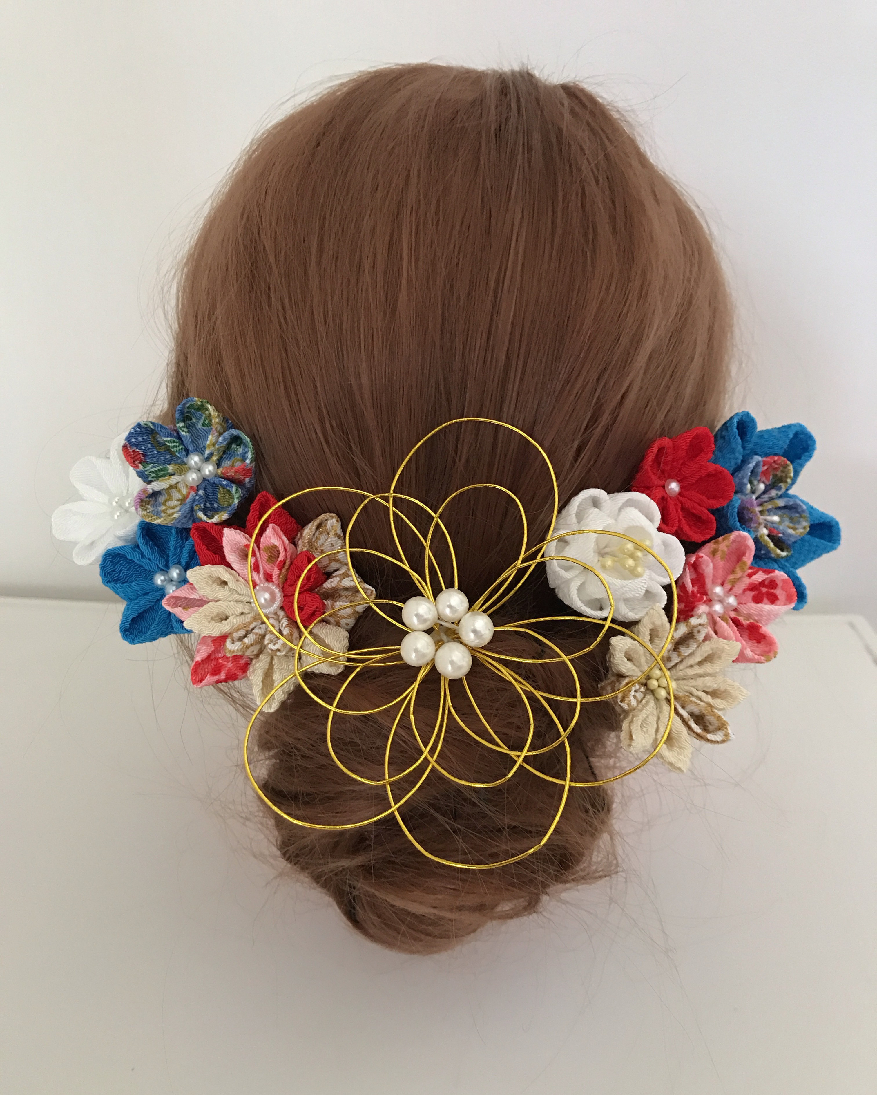 つまみ細工髪飾り 成人式 振袖 結婚式 着物 卒業式 袴 和装 ♡水色×ピンク×白×ゴールド