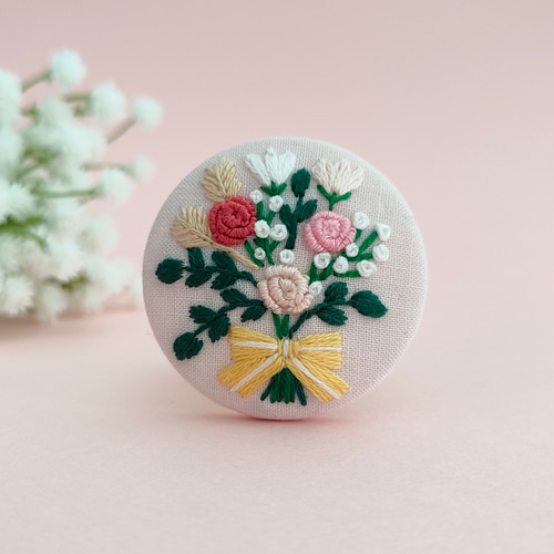 【専用】ハンドメイド　刺繍ブローチ　ヘアゴム 専用】ハンドメイド 刺繍ブローチ ヘアゴム