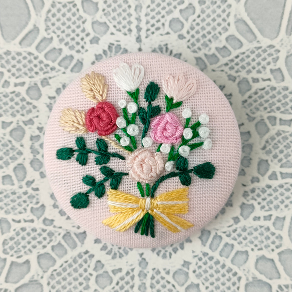 レトロなバラの花束刺繍ブローチ 5枚目の画像