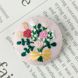 レトロなバラの花束刺繍ブローチ 6枚目の画像