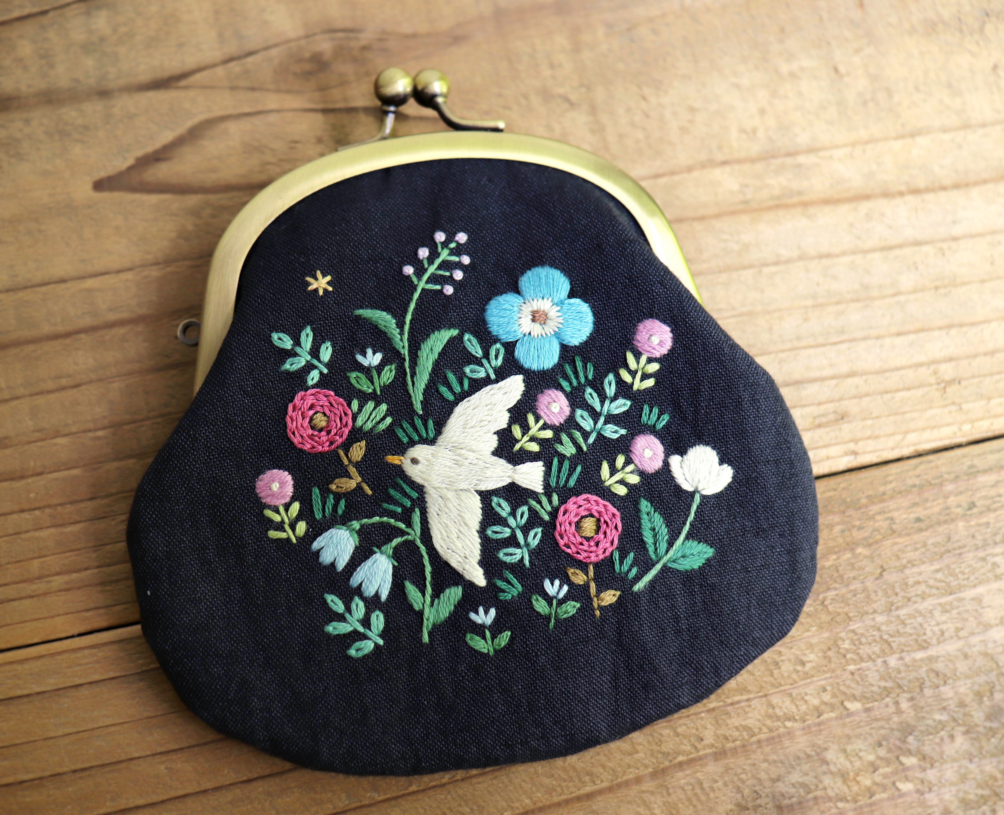 春の五線譜のがま口ポーチ手刺繍ハンドメイド