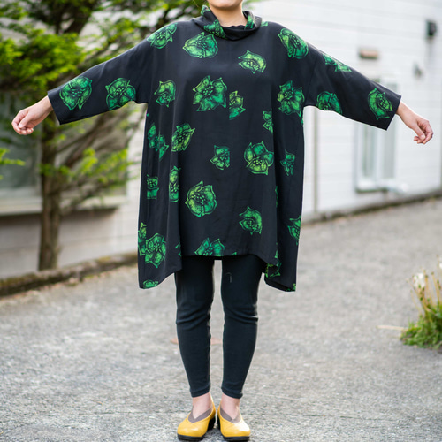 ちりめんローケツ染 チュニック 斜めロール衿 七分袖 着物リメイク