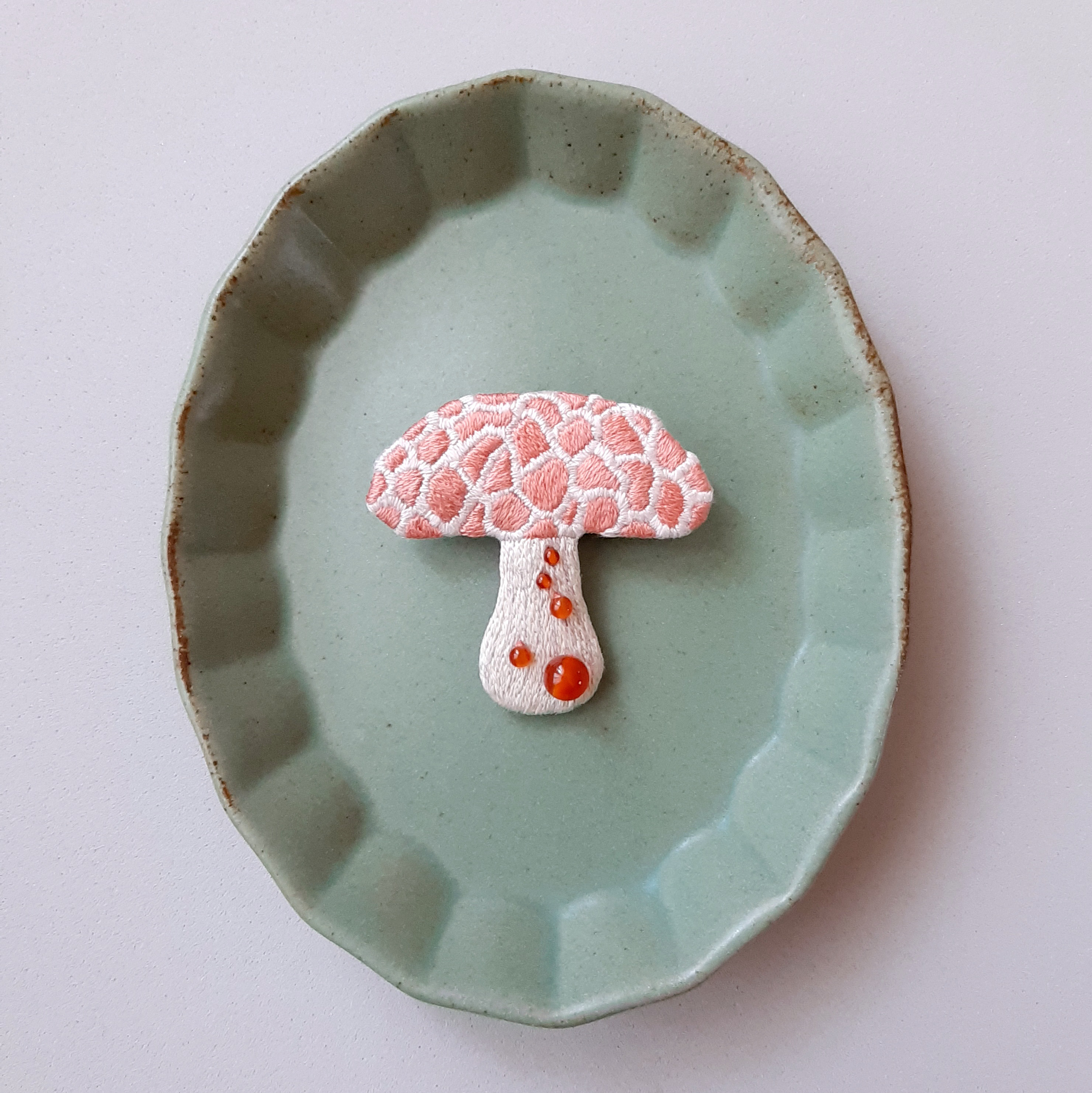 [picture book]―mashroom C／刺繍ブローチ ☆受注制作