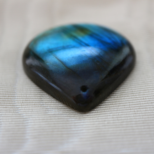 ラブラドライト穴あき 天然石 Gemlot 通販 15887571｜Creema(クリーマ)