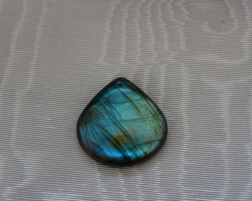 天然石　ラブラドライト 楽天市場】ラブラドライト 六角柱 原石 約40g〜110g labradorite