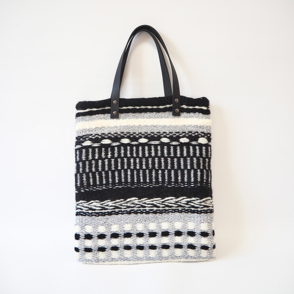ノルディック模様の手織りレザーハンドルトートバッグ 2枚目の画像