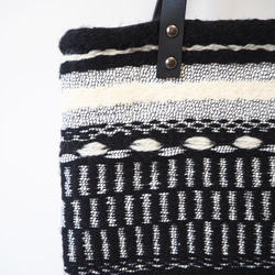ノルディック模様の手織りレザーハンドルトートバッグ 8枚目の画像