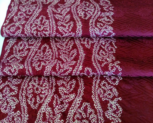 正絹 洗い済】紫檀色に愛らしい草花模様の総手絞り生地B 約36.5cm×50