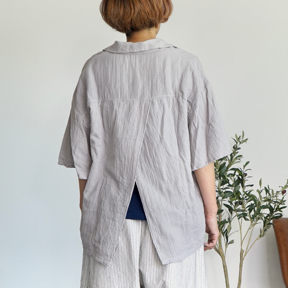 スプリットバックオープンカラーシャツ/グレー/知多木綿 ダブルガーゼ 3枚目の画像