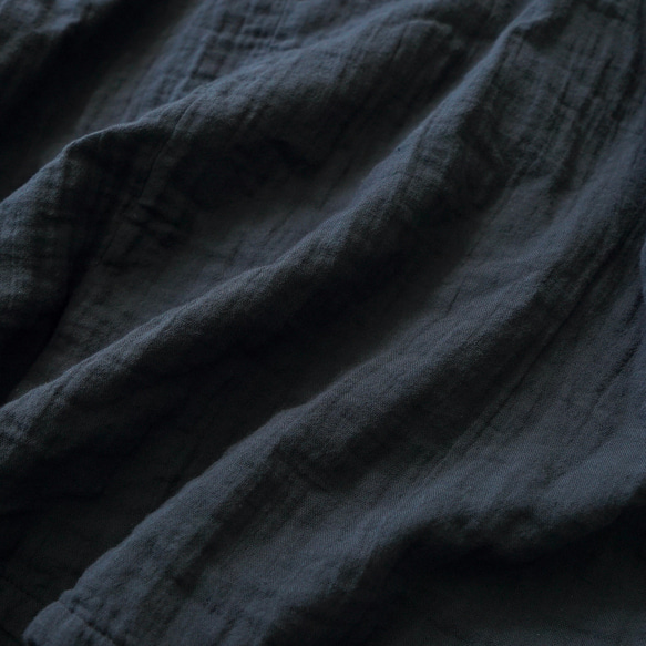 スプリットバックオープンカラーシャツ/ブラック/知多木綿 ダブルガーゼ 6枚目の画像