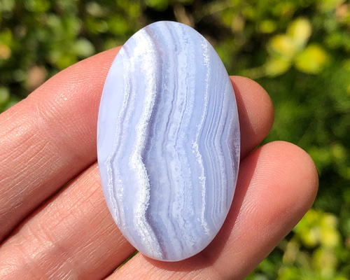 蓄光するスノークリスタルのチャーム【12月ブルーレースアゲート】 蓄光するスノークリスタルのチャーム【12月ブルーレースアゲート