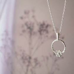 silver　ひとつの花のネックレス 1枚目の画像