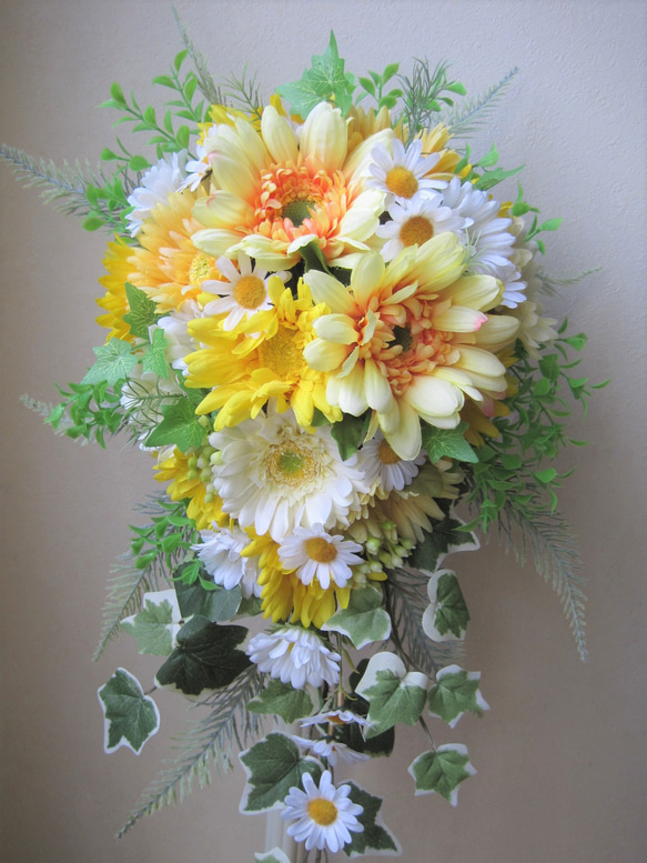 ガーベラのキャスケードブーケ♪生花みたいに綺麗な造花です♪髪飾り付♪高品質なのに安い 2枚目の画像