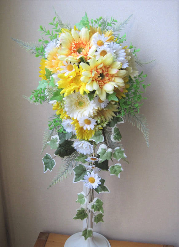 ガーベラのキャスケードブーケ♪生花みたいに綺麗な造花です♪髪飾り付♪高品質なのに安い 1枚目の画像