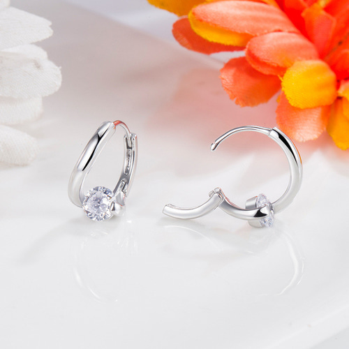 ⭐︎もちこ様専用ページ❣️ 綺麗‼️1.00ct 煌めき ダイヤフープピアス