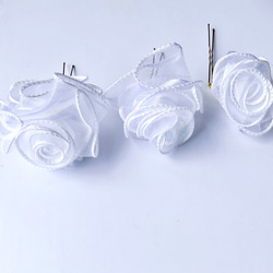 純白の薔薇　Uピンかんざし 2枚目の画像