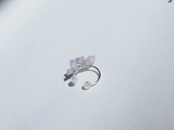 小さな紫陽花のイヤーカフ 4枚目の画像