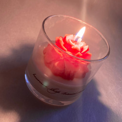 レモングラスの香りの心温まるカーネーションキャンドル（ルビーレッド） 6枚目の画像