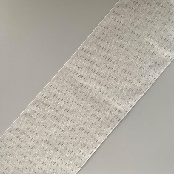 半衿 変わり格子の紋織 オフ白のレース 半襟 からみ織り 洗える シンプル 9枚目の画像