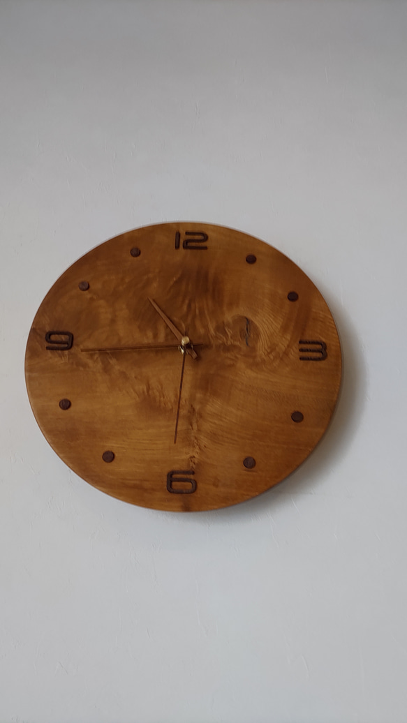 柏の木一枚板掛け時計 3枚目の画像