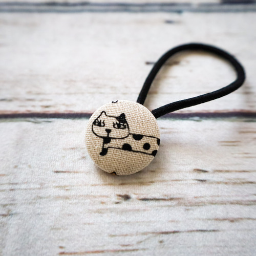 ねこ　猫　ネコ　ダンボール猫　くるみボタン　ヘアゴム27mm4個セット ねこ 猫 ネコ ダンボール猫 くるみボタン ヘアゴム27mm4個セット ね