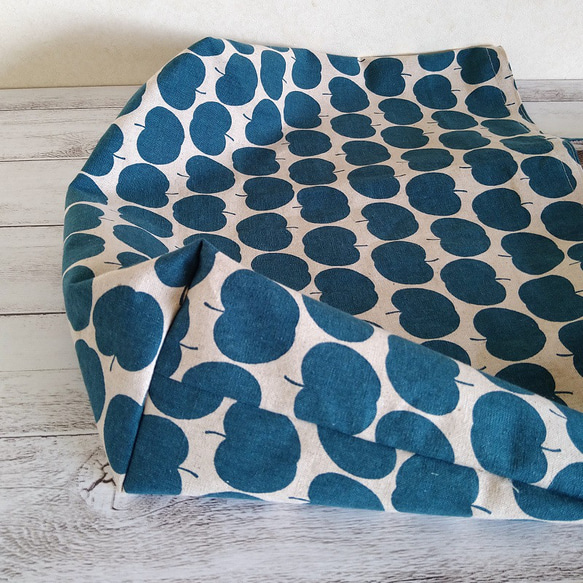 りんごドット　軽くて洗えるエコバッグ　レトロブルー　コットン　サブバッグ 3枚目の画像