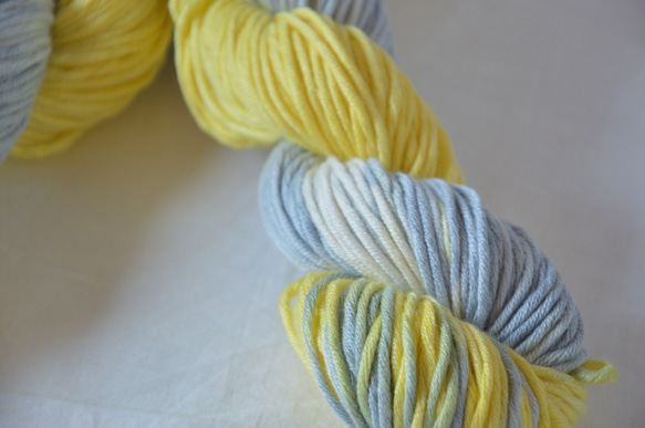 手染め糸　コットンアクリル　lemon　gray　nijiyarn 4枚目の画像