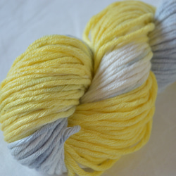 手染め糸　コットンアクリル　lemon　gray　nijiyarn 3枚目の画像