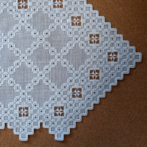 受注制作】北欧ハーダンガー刺繍 テーブルファブリック テーブル