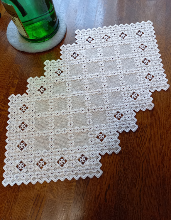 ★20％OFF★ハーダンガー刺繍（ハンドメイド）テーブルクロス 66x120cm 白いハーダンガー刺繍のテーブルクロス - cocona1356の日記
