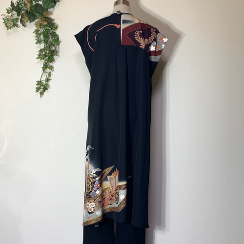 留袖リメイクワンピース❣️着やすい前開き　刺繍が美しい尾長鶏　4L 着丈119 着丈140cm 煌めくラメ刺繍 スクエアネック マキシ丈 ワンピース