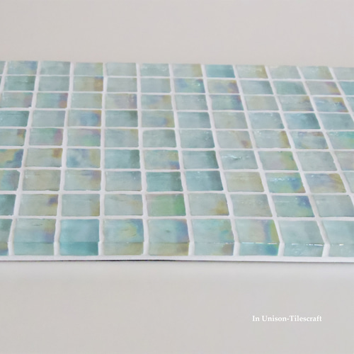 透き通った水色のガラスモザイクタイル ディスプレイトレイ Slim