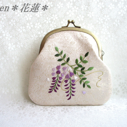 日本刺繍＊藤の花＊絹のがま口ポーチ・化粧ポーチ◇生成り◇ 刺繍 手