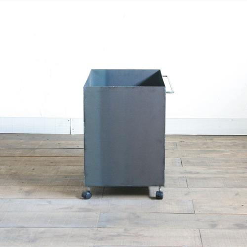 黒皮鉄キャスター付きBOX W60 【サイズオーダー可】 チェスト