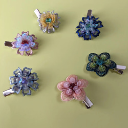 ブローチ　お花　ビーズ刺繍 4枚目の画像