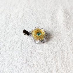 ブローチ　お花　ビーズ刺繍 5枚目の画像