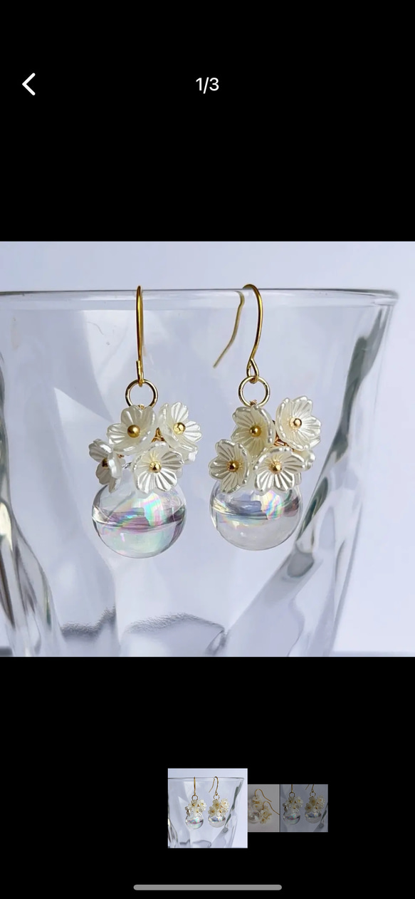 水入りガラスドームとフラワーのピアス イヤリング ピアス（フック