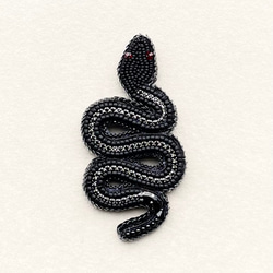 ビーズ刺繍のブローチ　-黒蛇(ブラックライン)-black snake- 3枚目の画像