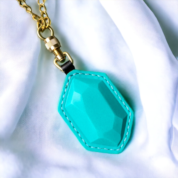 【Polyto】革の宝石キーホルダー(ターコイズグリーン) バッグチャーム 1枚目の画像