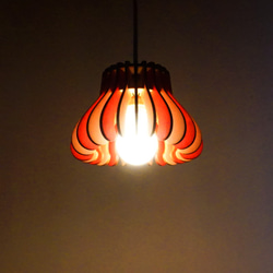 「ミニマッシュ（チェリーレッド）」木製ペンダントライト 照明　おしゃれ　かわいい　ダイニング 4枚目の画像