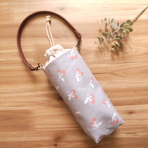 刺繍生地のペットボトルカバー　ハンドメイド　ブラック　保冷　保温　P123 刺繍生地のペットボトルカバー ハンドメイド ブラック 保冷 保温