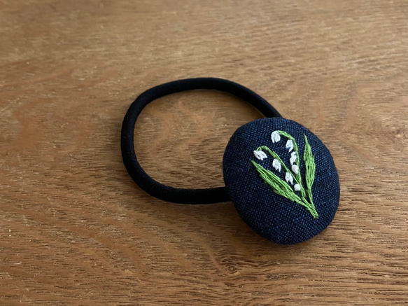 【限定1点】すずらん_刺繍ヘアゴム_麻紺_2 4枚目の画像