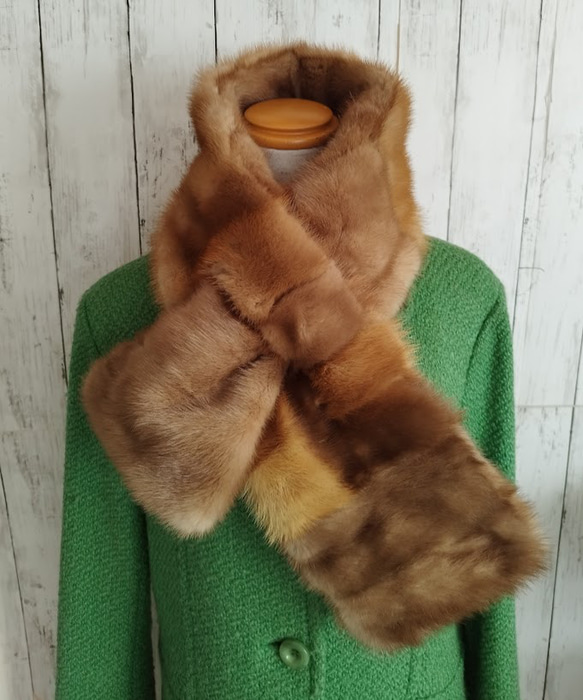 new antique fur ¶ パステルミンクファースリット入りクロスマフラー