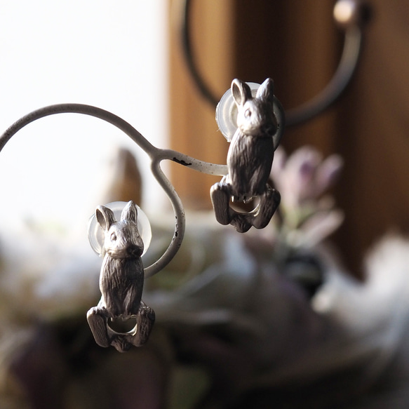 兔子耳環一隻耳朵荷蘭矮人啞光銀 第3張的照片