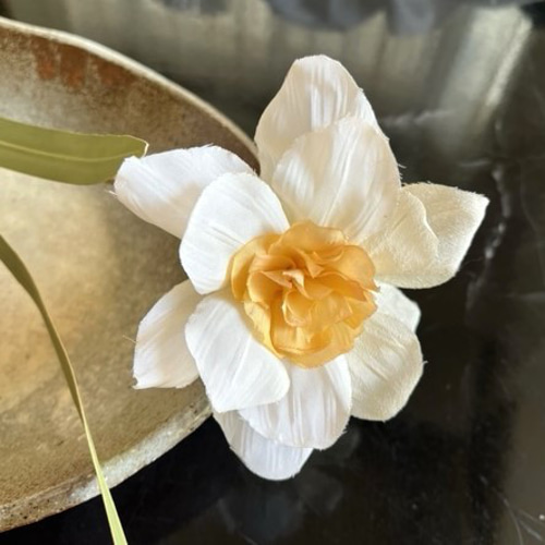 手染め布花 春の歌① 薔薇1枝 玄関・和洋の空間・お部屋の