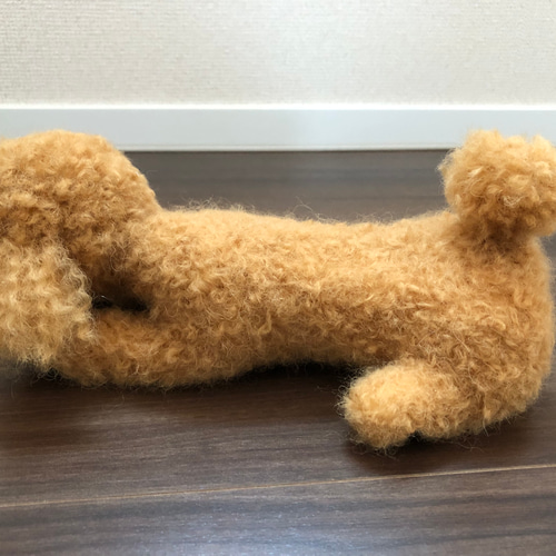 おとママ羊毛フェルト レッドトイプードル 伏せのポーズ 茶色のお鼻