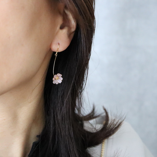 一輪挿し✾コスモスのピアス/イヤリング ピアス（その他） いちりん 