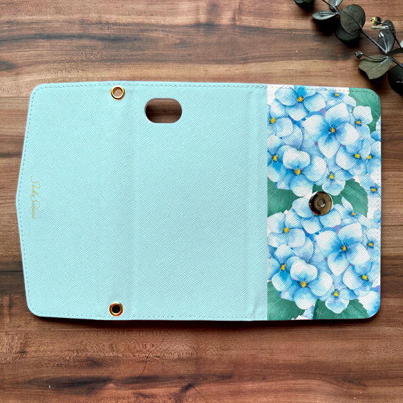 梅雨の紫陽花の三つ折り手帳型スマホケース（ライトブルー） 全機種対応 スマホケース iphone Android 夏 3枚目の画像