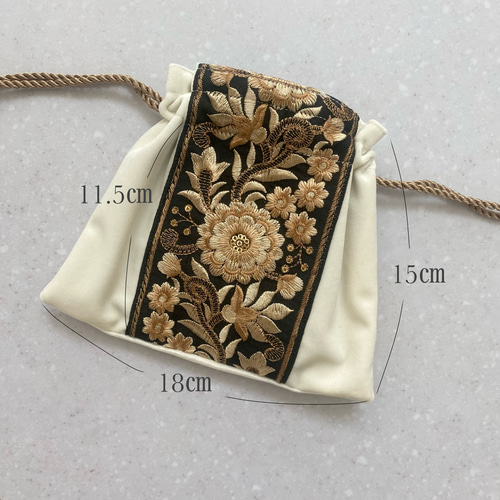 インド刺繍リボンの巾着ポーチ black／white ポーチ muguet