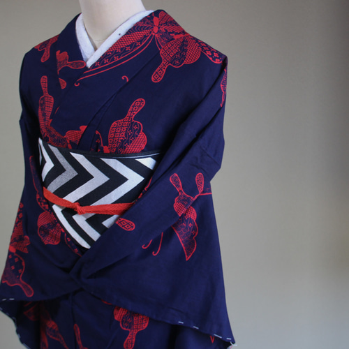 縦よろけ浴衣 トールサイズ 赤 白 黒 Amazon.co.jp: 浴衣 レディース 赤白黒 花蝶柄 サイズは画像で